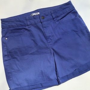 RIDERS by LEE Shorts Mid Rise Blue Pocket Jean women’s size 12